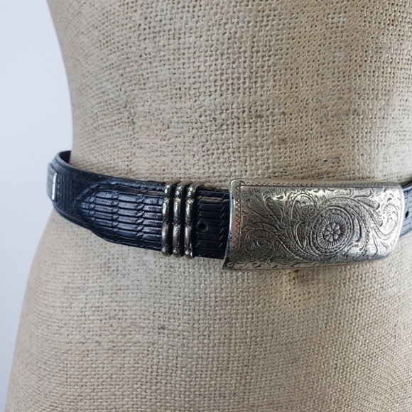 Black Leather Belt with Silver Buckle Italian Leather SZ 26 - Picture 3 of 5